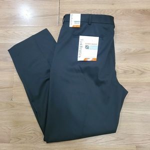 NWT Van Heusen Straight Fit Dress Pant 40x32